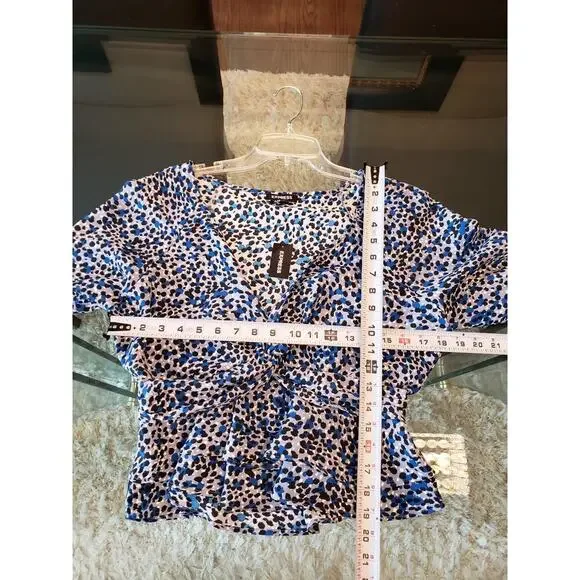 Express Blouse Top Womens Medium Blue Abstract Print Long Sleeve V-Neck Pullover - Picture 8 of 13